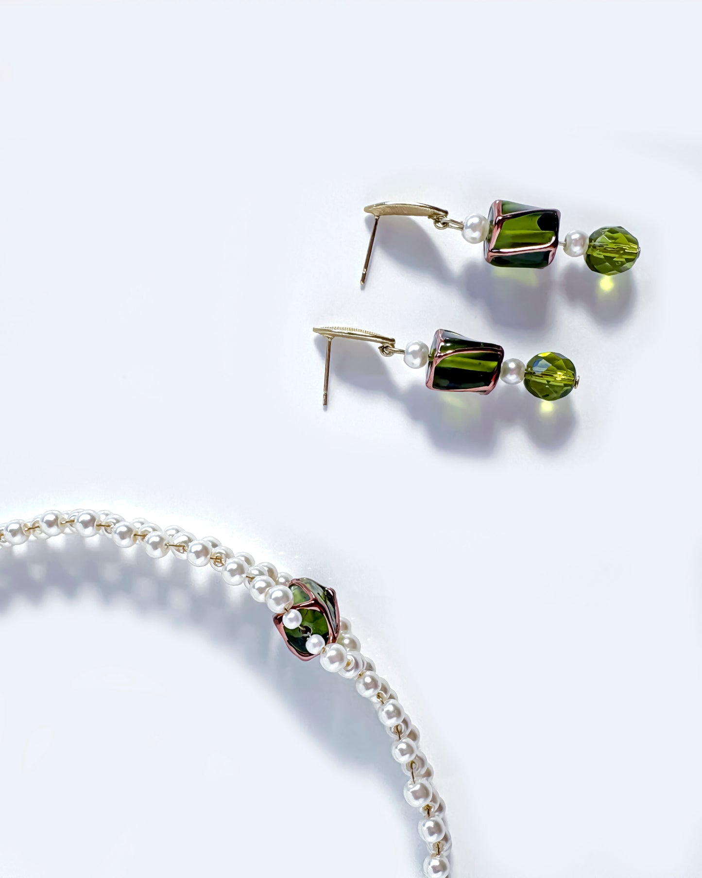 Choker fino de perlas de cristal y cristal verde