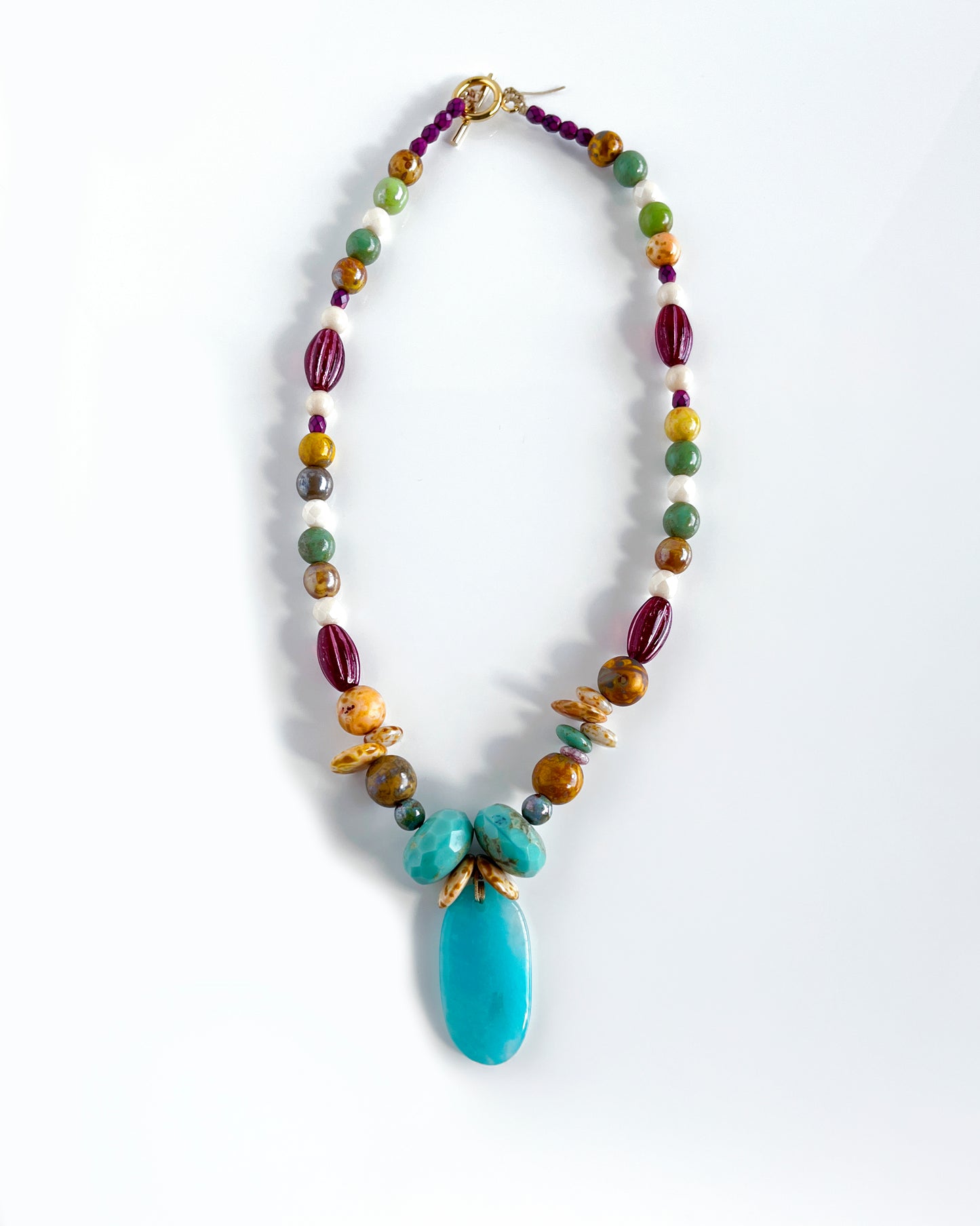 Collar colgante Amazonita y vidrio rosado colección CALA TERRA