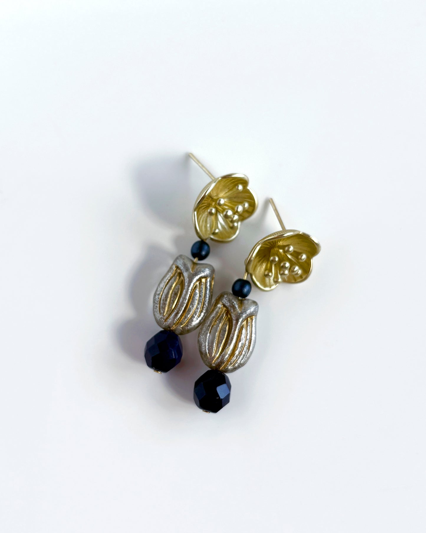 Ducal earrings from the CALA EMPERATRIZ collection