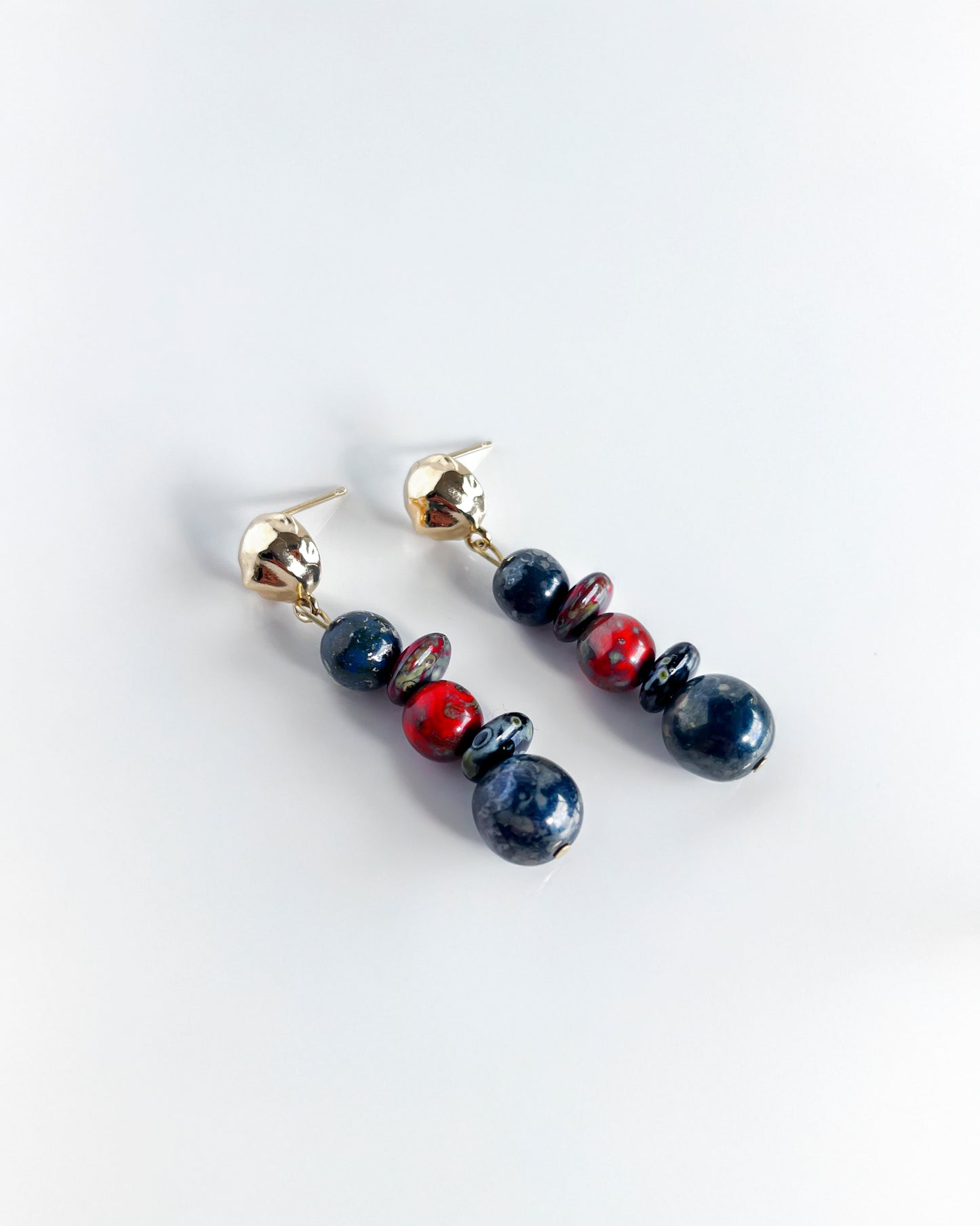 Pendientes vidrio azul y rojo colección CALA TERRA