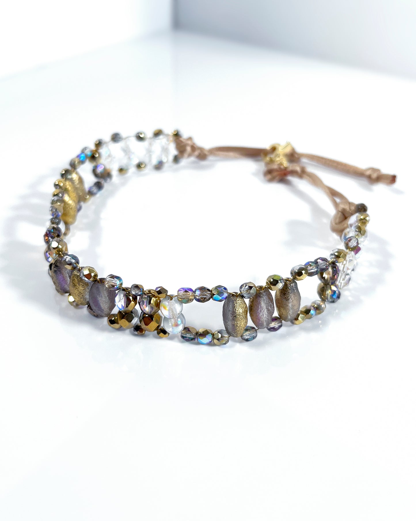 Choker de cristales dorados ultra brillo