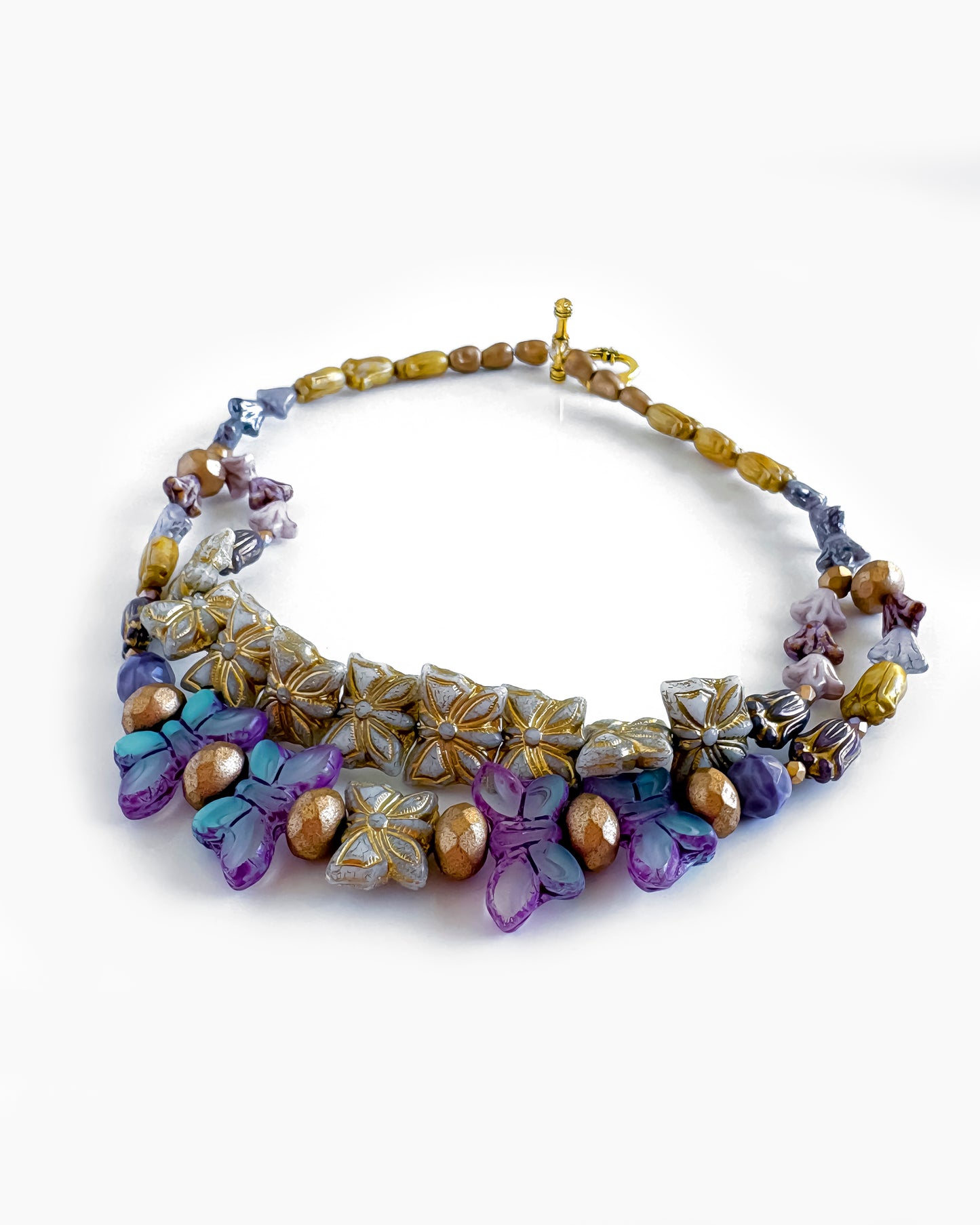 Collar-choker doble boho con mariposas doradas y azuladas