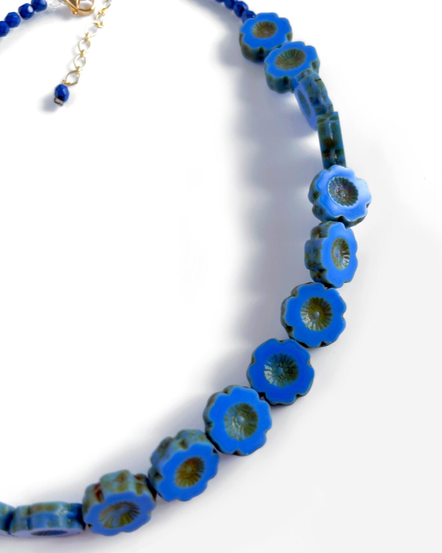 Collar choker flores de vidrio azul intenso