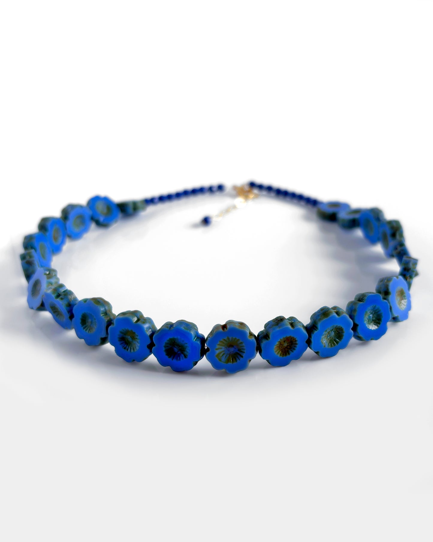 Collar choker flores de vidrio azul intenso