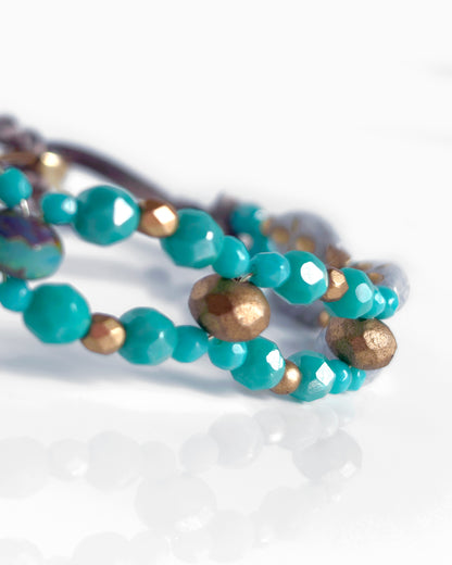 Choker boho con cristales turquesas y elefantes
