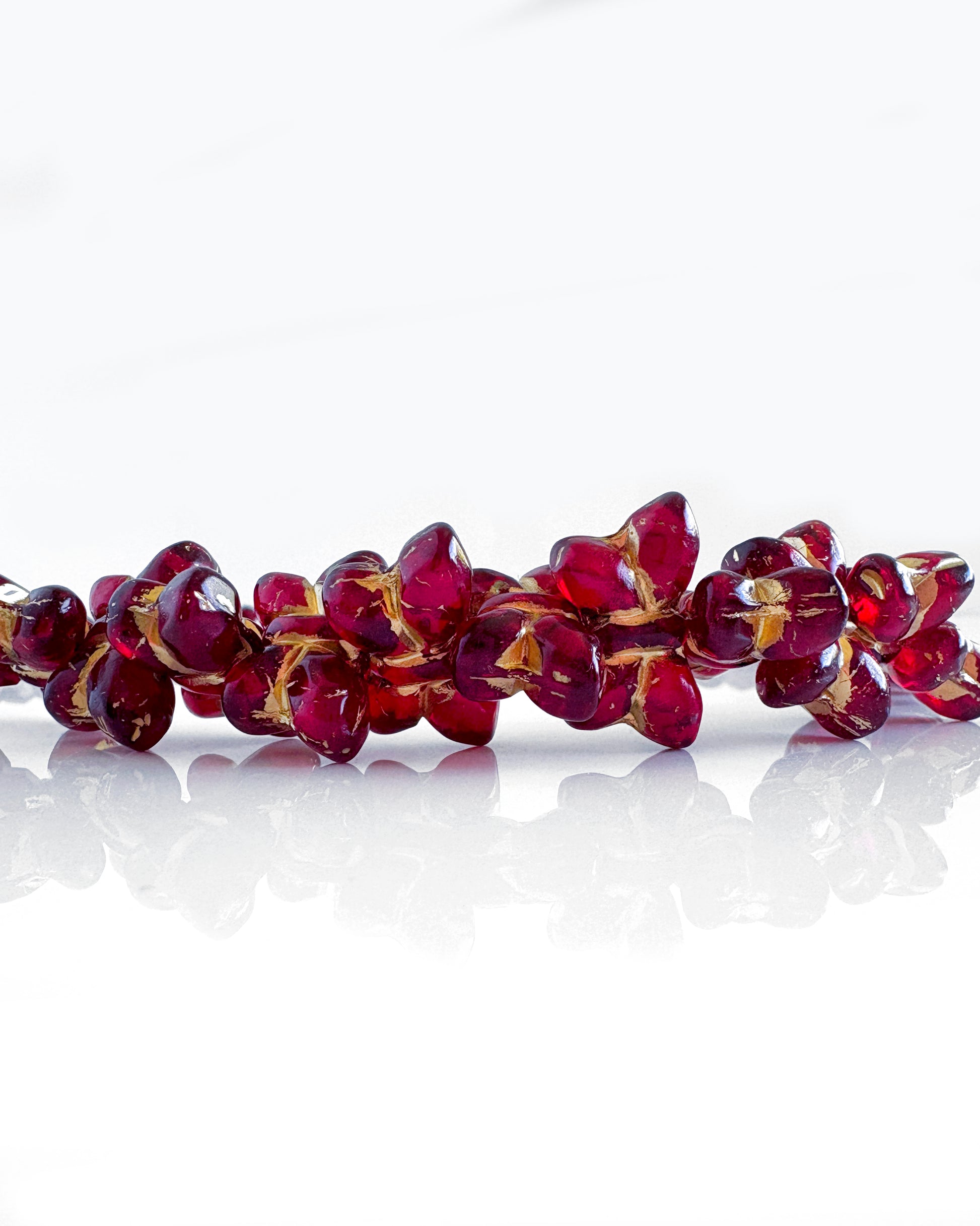 collar choker mariposas cristal granate elegante artesanal