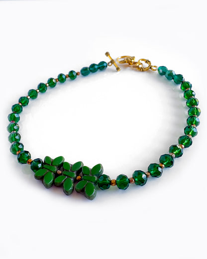 choker elegante verde esmeralda con mariposas de vidrio joyeria artesanal