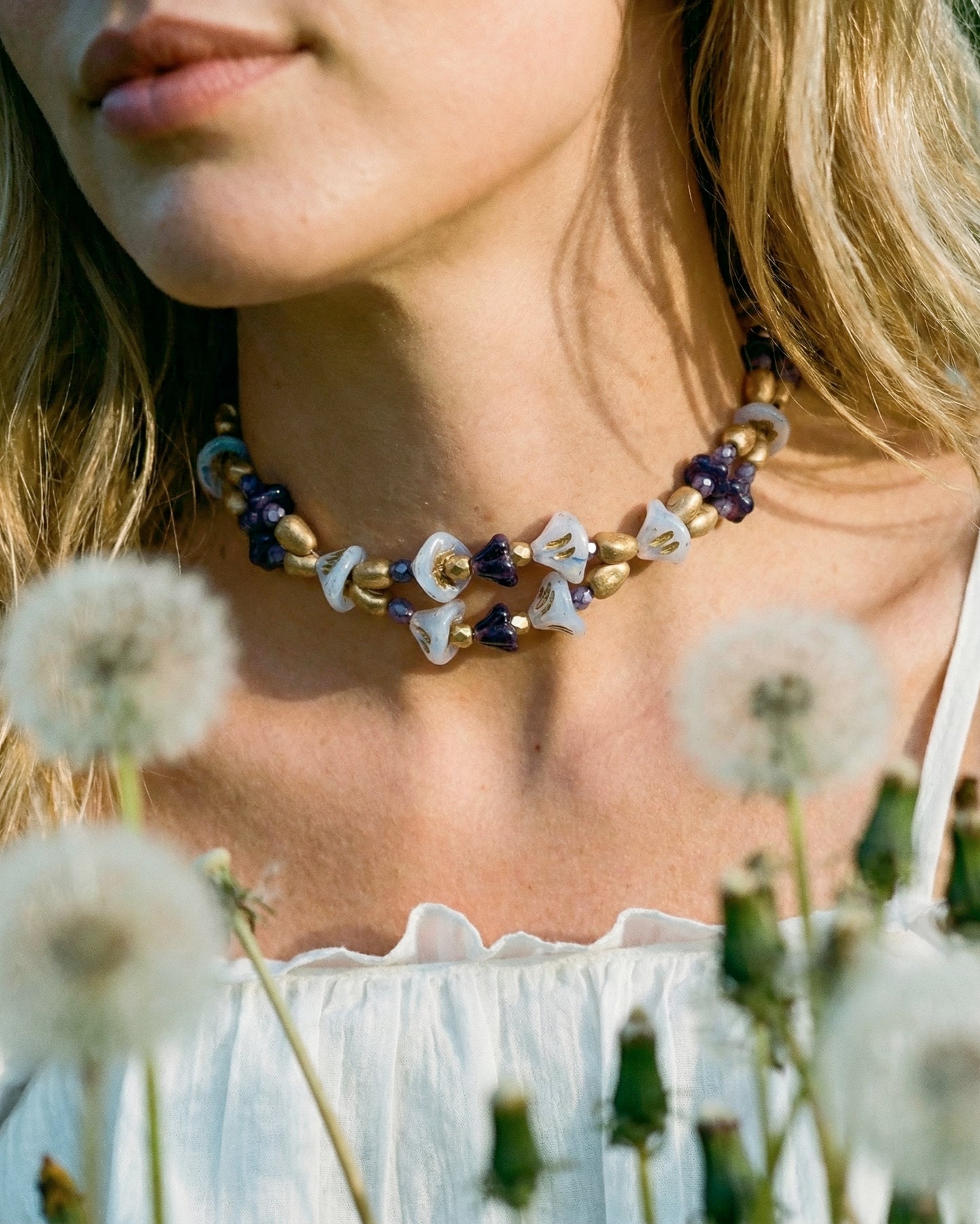 Choker Campanillas con cristales malva oscuro