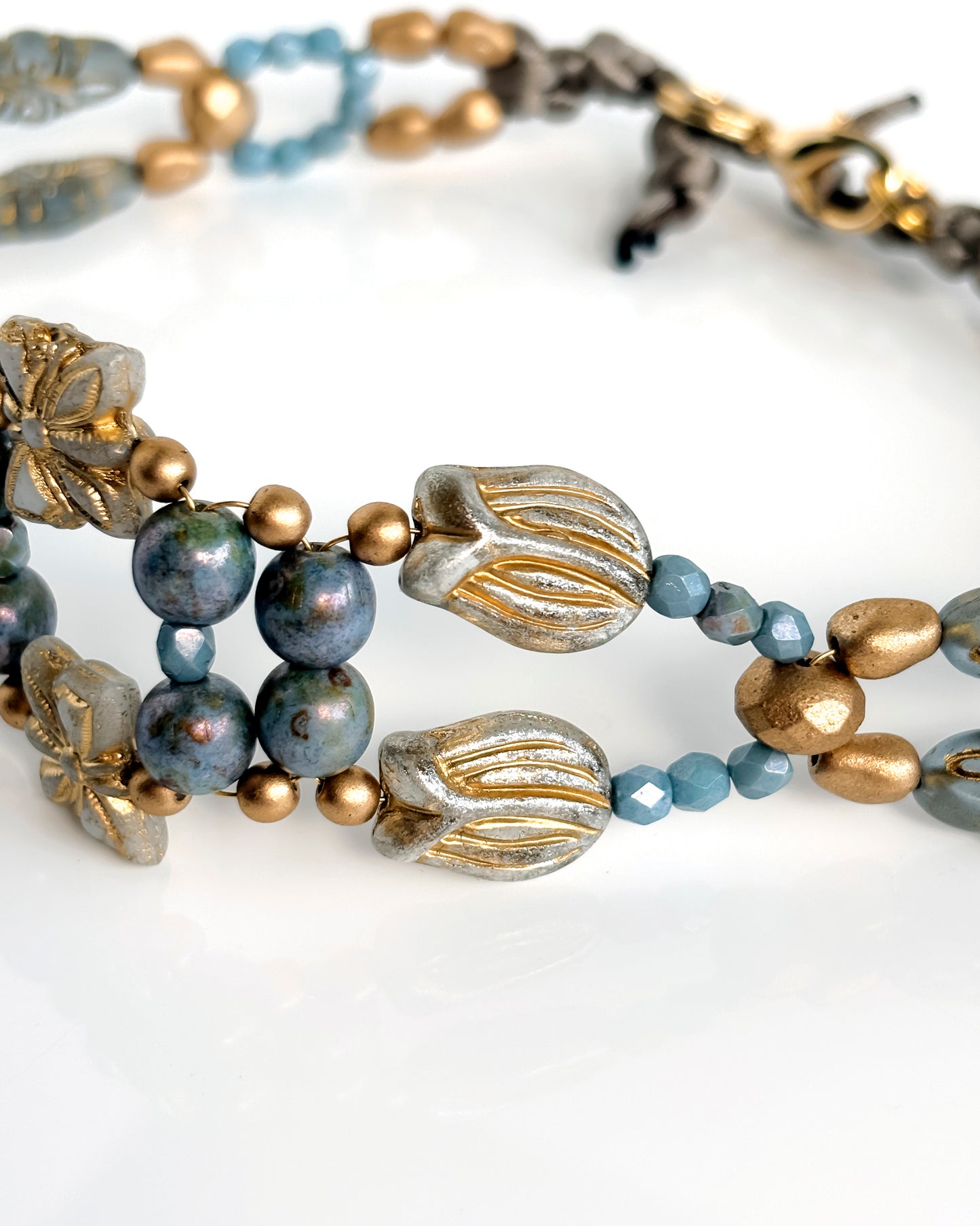 Choker Fiori con cristales azul celeste