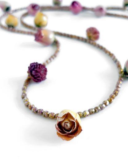Collar largo de rosas Bohemia