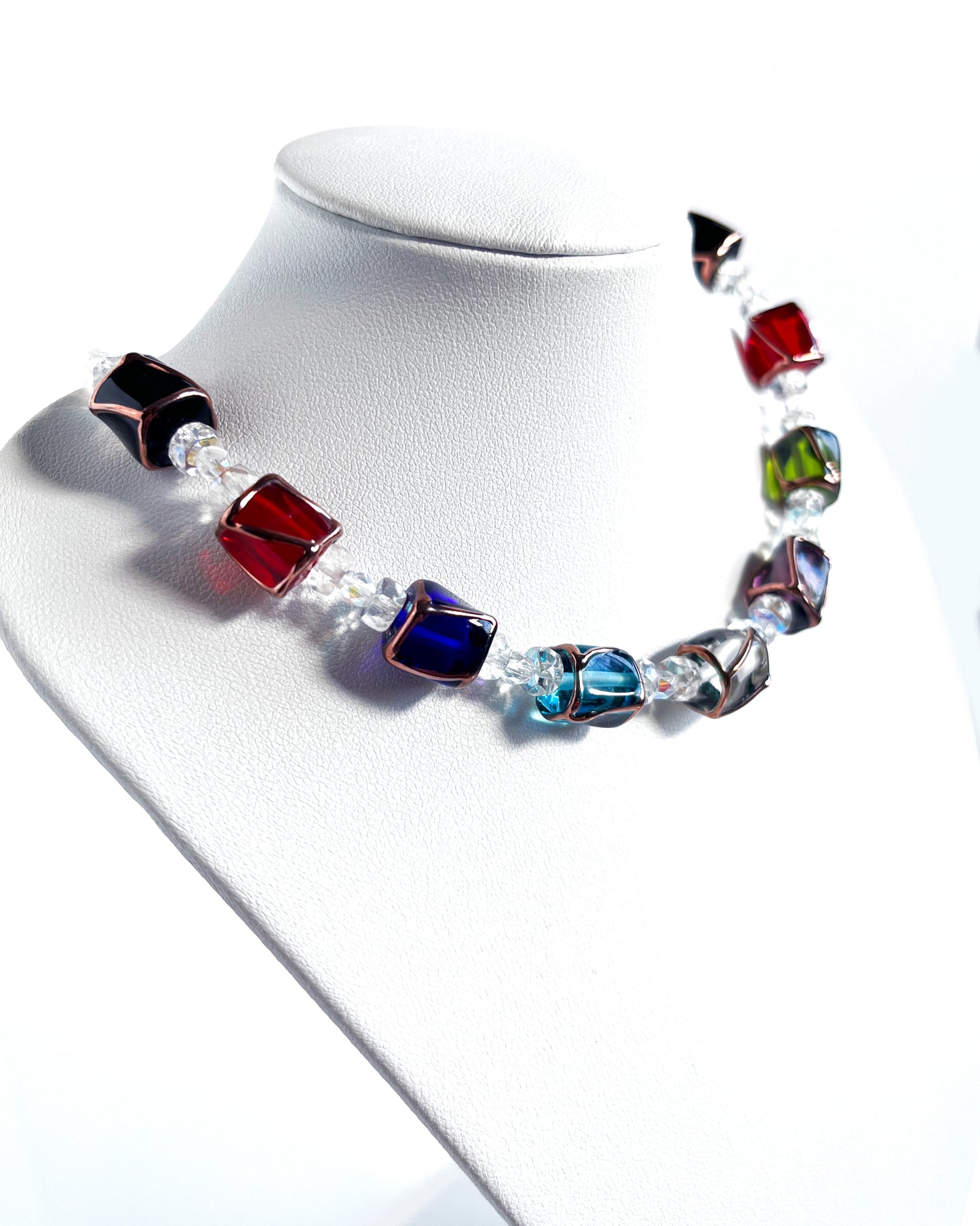Collar Cubos de cristales de colores
