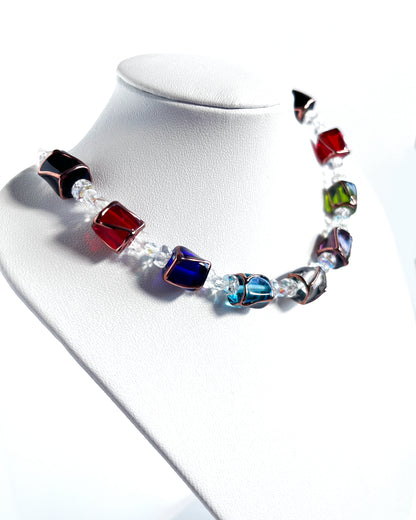 Collar Cubos de cristales de colores