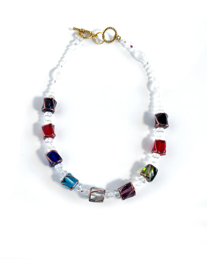 Collar Cubos de cristales de colores