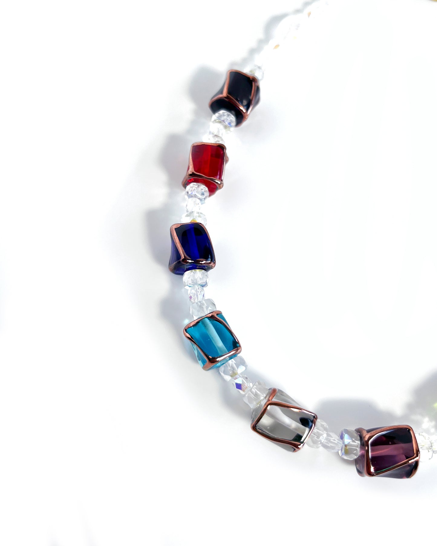 Collar Cubos de cristales de colores