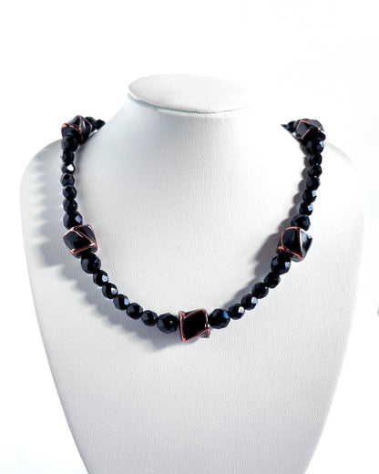 Collar Aura de cristales negros