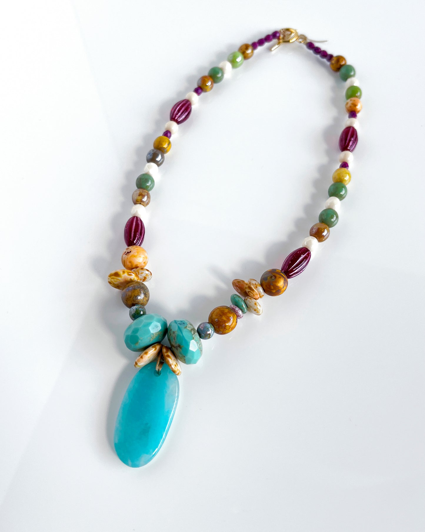 Collar colgante Amazonita y vidrio rosado colección CALA TERRA