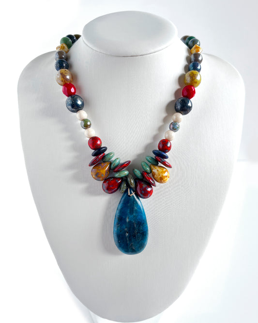 Collar colgante Apatito azul colección CALA TERRA