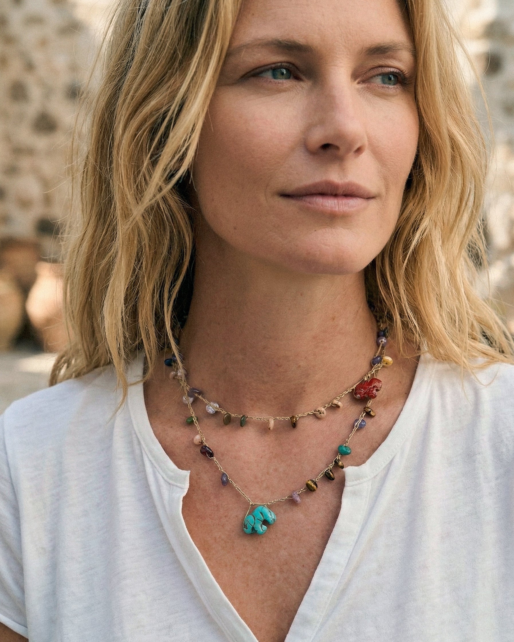 collar boho multicolor con elefantes look verano