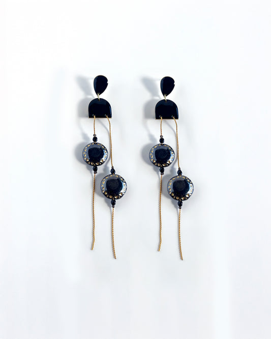 Long Bavaria earrings from the CALA EMPERATRIZ collection