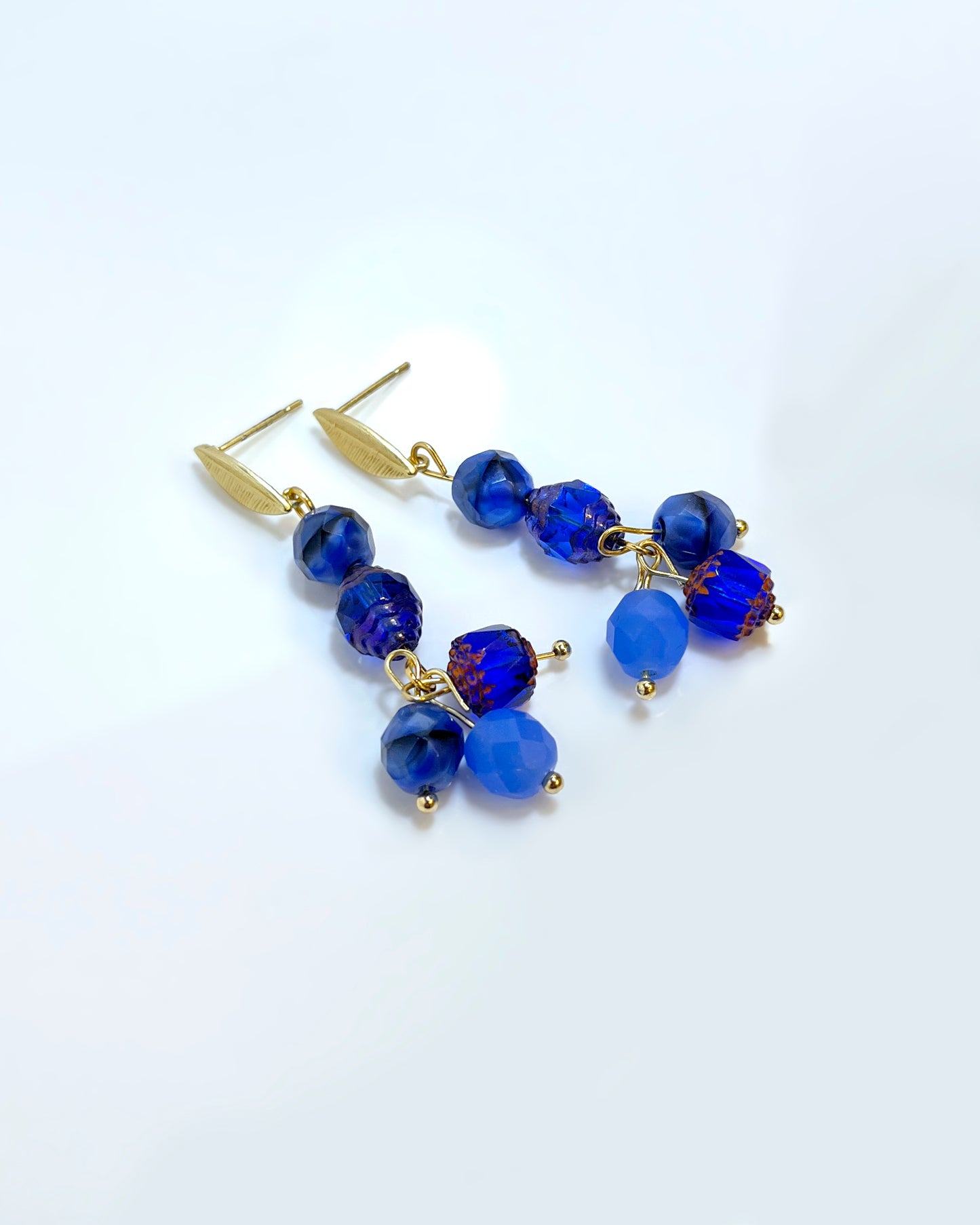 Earrings with shiny blue crystals - NICE -