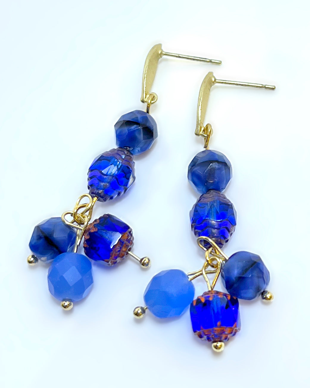 Earrings with shiny blue crystals - NICE -