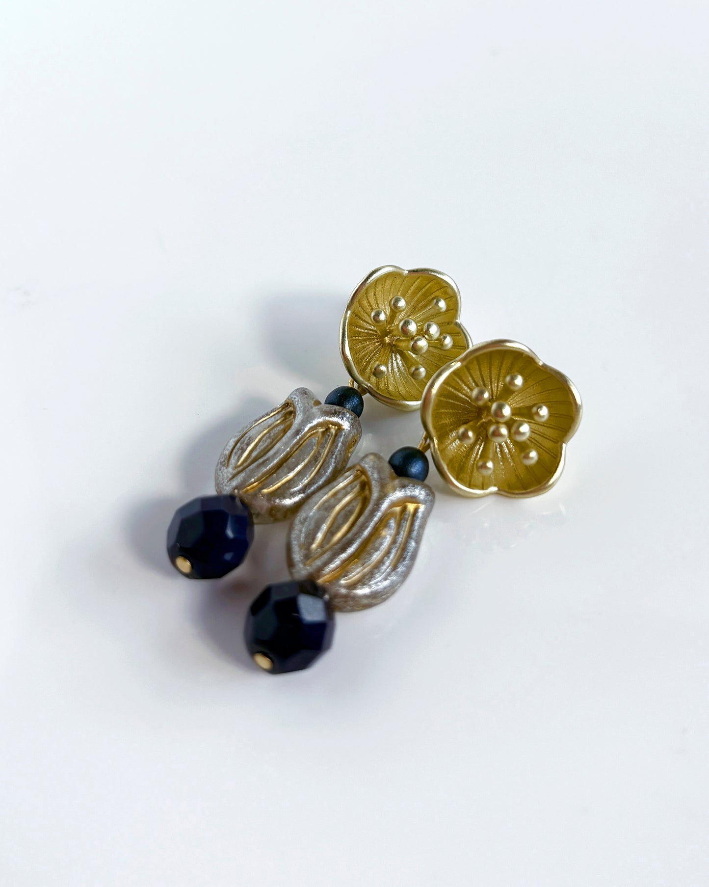 Ducal earrings from the CALA EMPERATRIZ collection