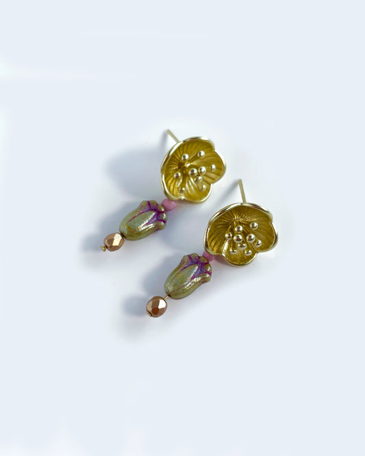 Caserta earrings from the CALA EMPERATRIZ collection
