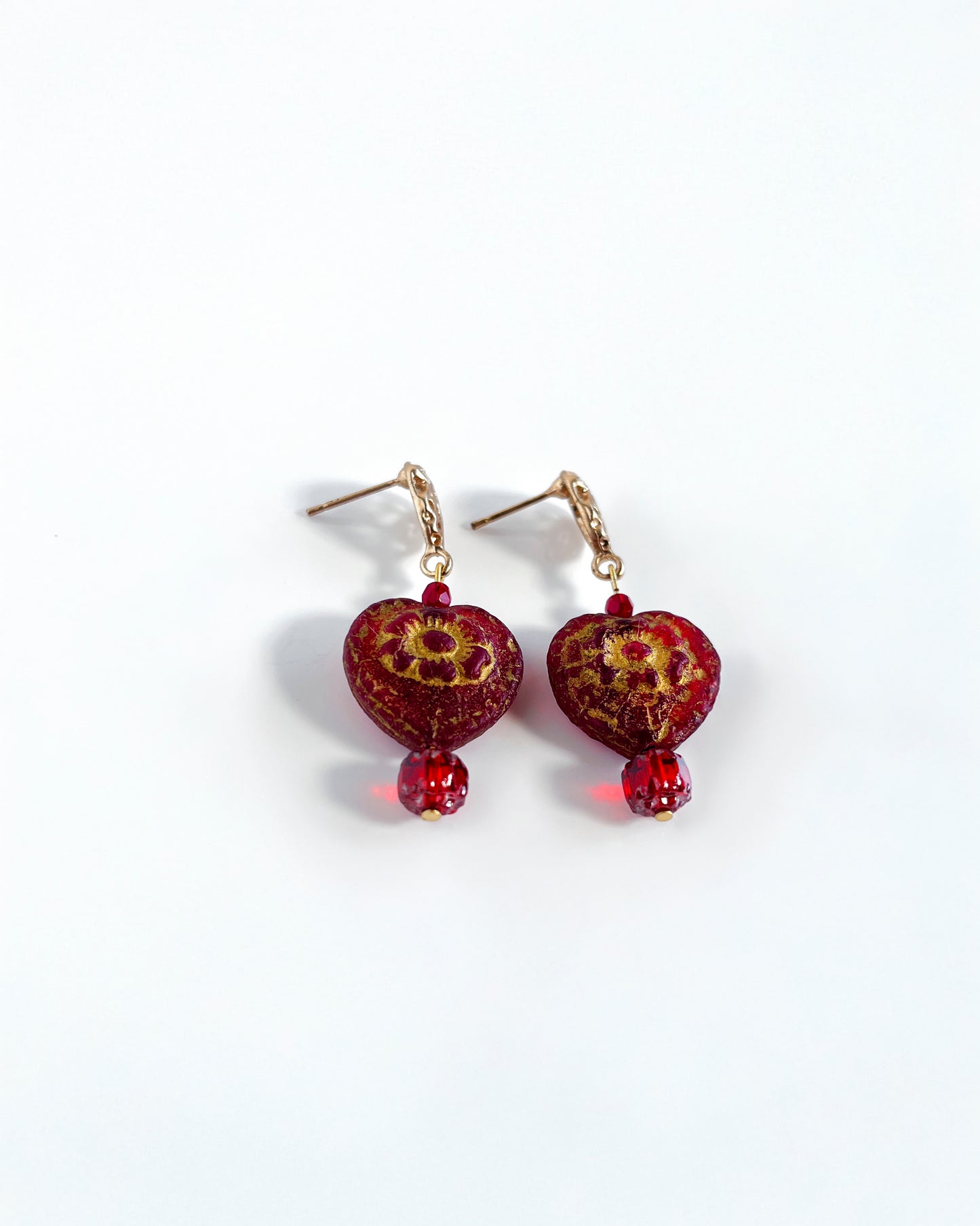 Tudor heart earrings from the CALA EMPERATRIZ collection