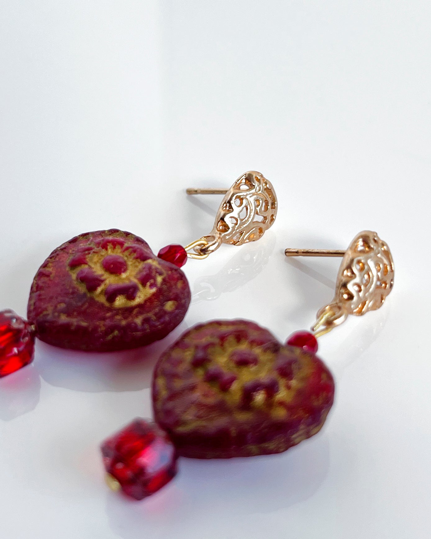 Tudor heart earrings from the CALA EMPERATRIZ collection