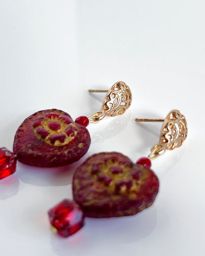 Tudor heart earrings from the CALA EMPERATRIZ collection