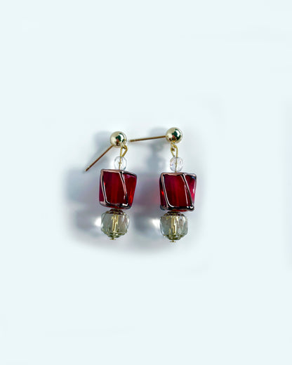 Garnet red Luz earrings