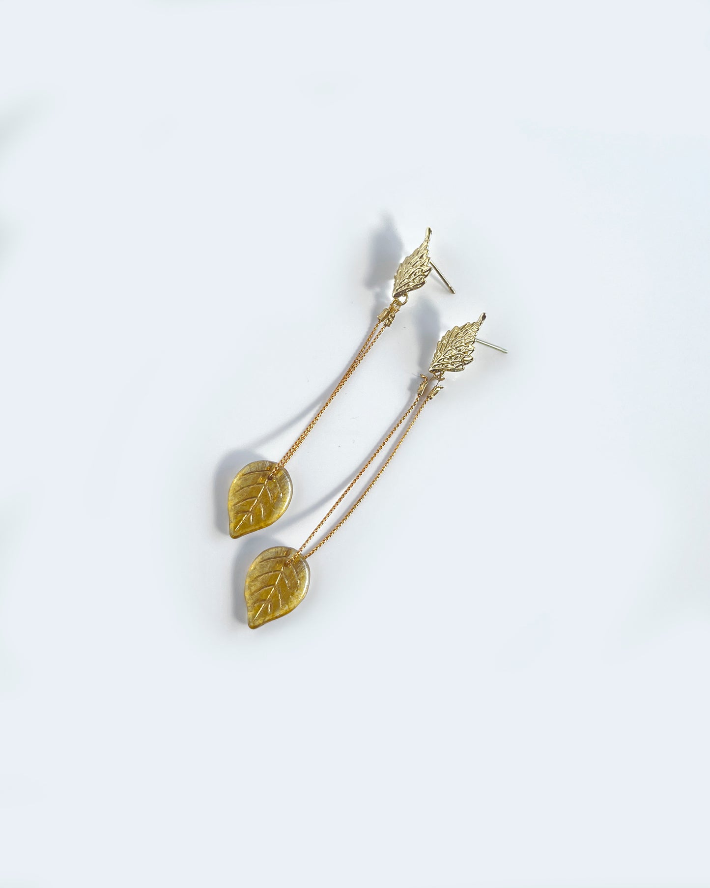 Versailles chain earrings from the CALA EMPERATRIZ collection