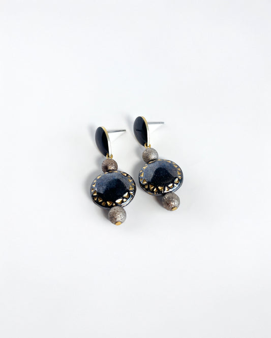 Short Bavaria earrings from the CALA EMPERATRIZ collection