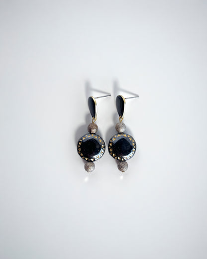 Short Bavaria earrings from the CALA EMPERATRIZ collection