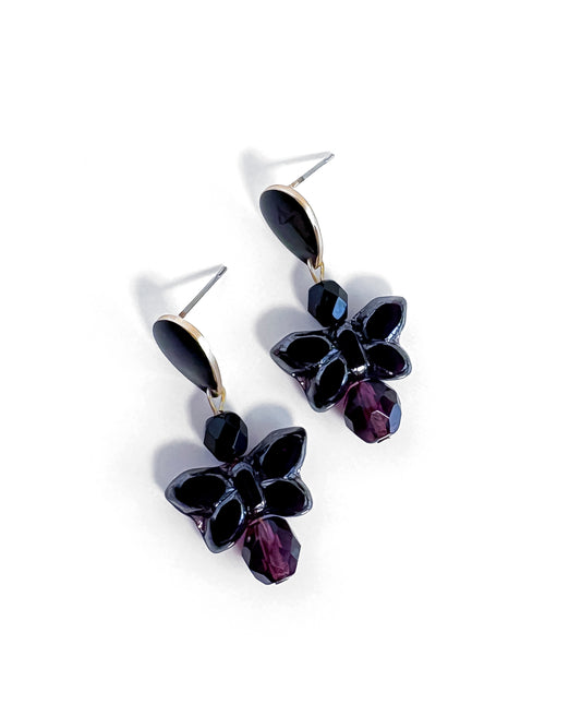 Pendientes Papillon Black Violet con mariposas de cristal de Bohemia negras y cristales violetas