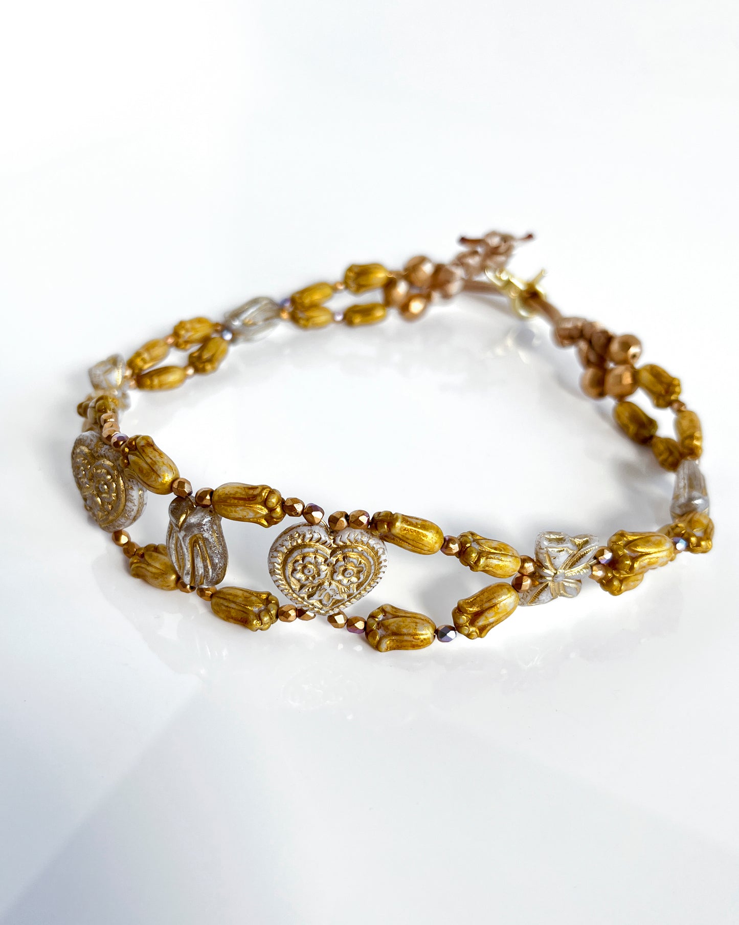 Versailles tulip choker from the CALA EMPERATRIZ collection