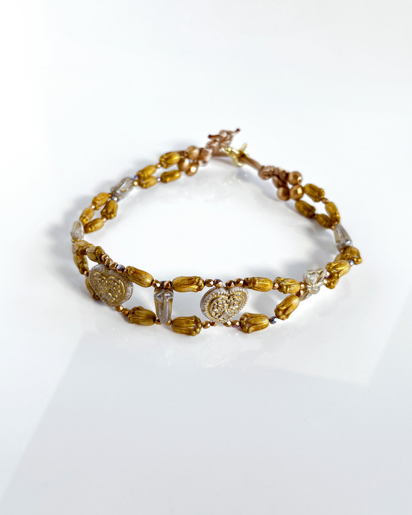 Versailles tulip choker from the CALA EMPERATRIZ collection