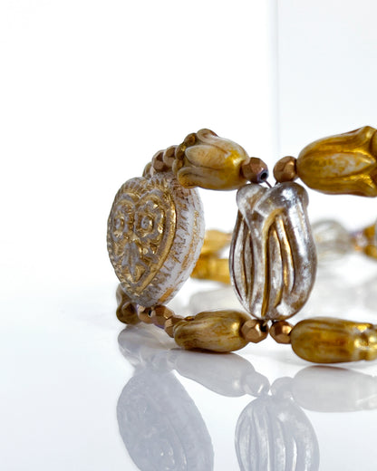 Versailles tulip choker from the CALA EMPERATRIZ collection