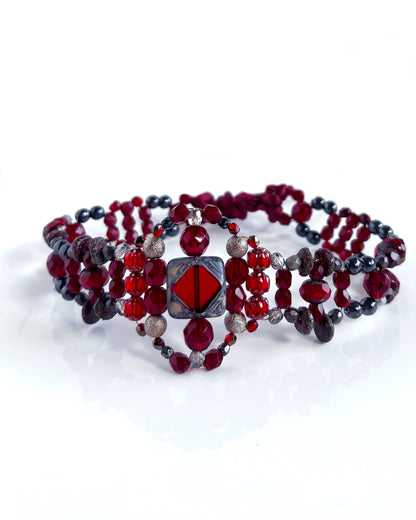 Sissí Choker from the CALA EMPERATRIZ collection