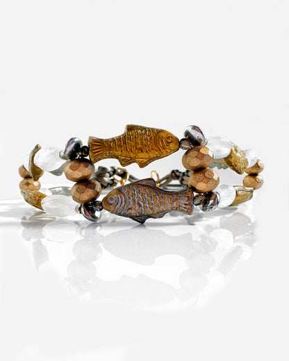 Choker boho con peces dorados y plateados
