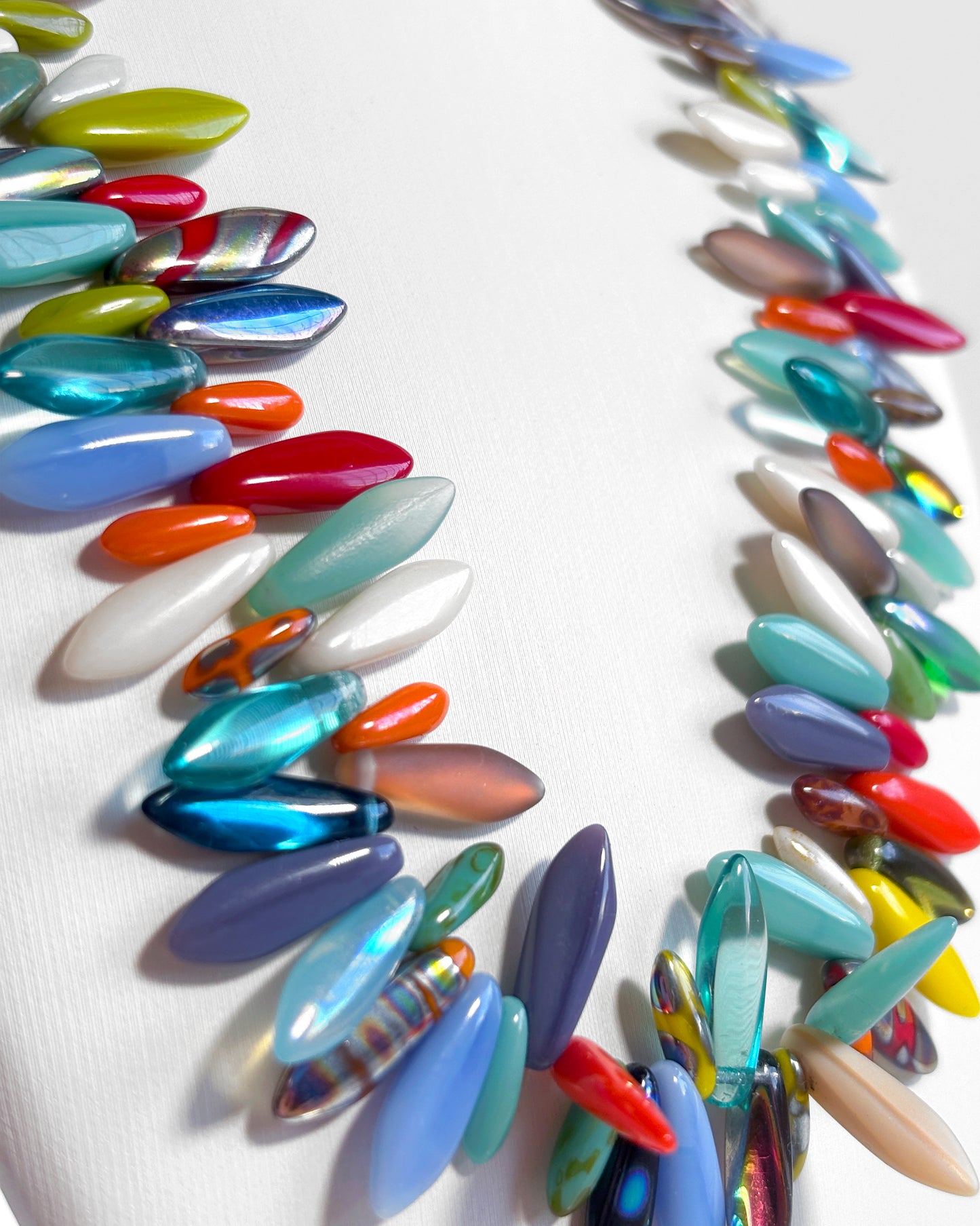 Party necklace with multicolored elongated crystals