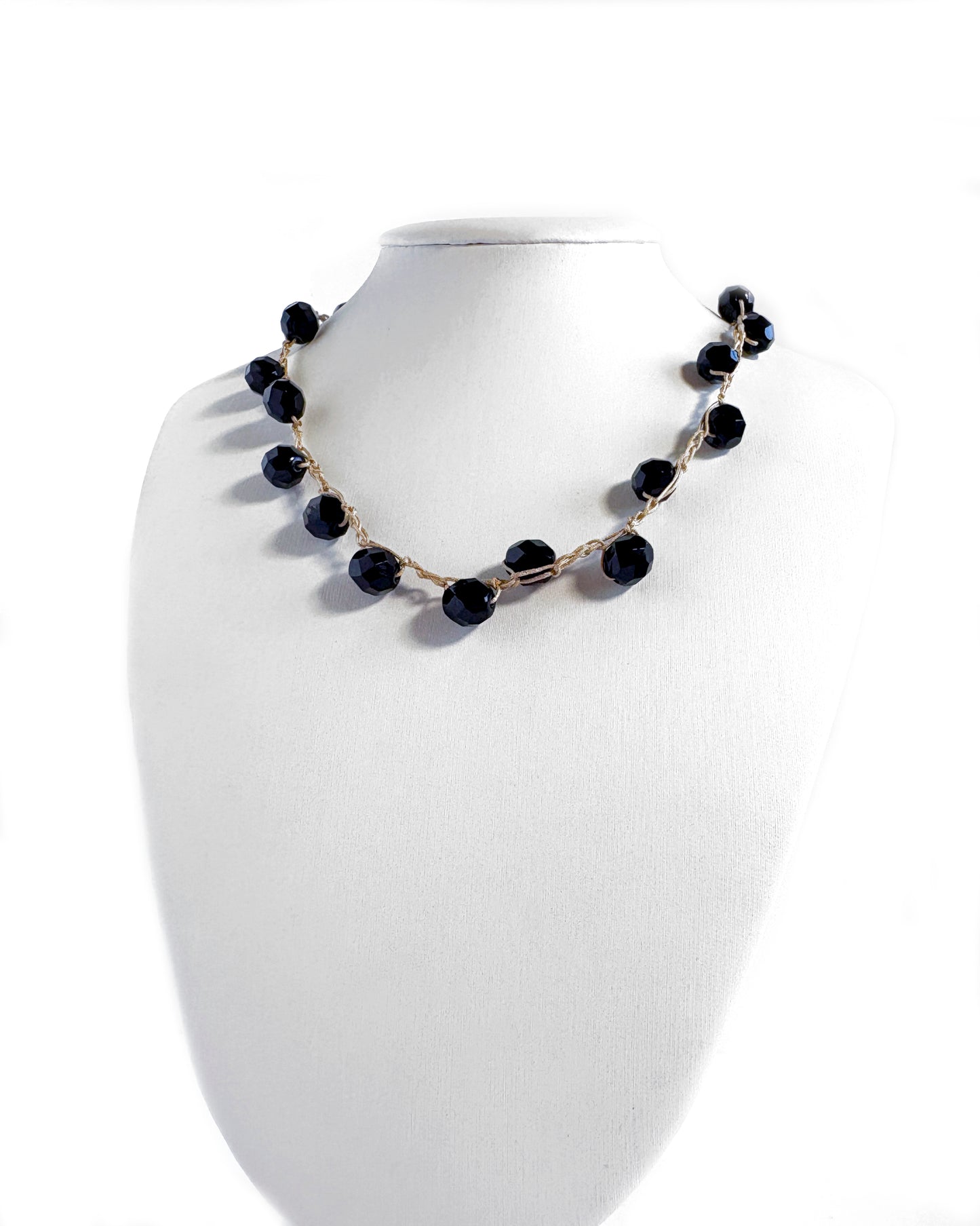 Short crochet necklace with shiny black crystals