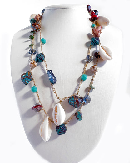 collar largo crochet cristales de bohemia con peces y caracolas